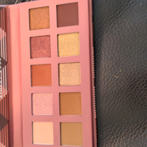 Violet Voss: Windflower Palette - Picture 3 of 3